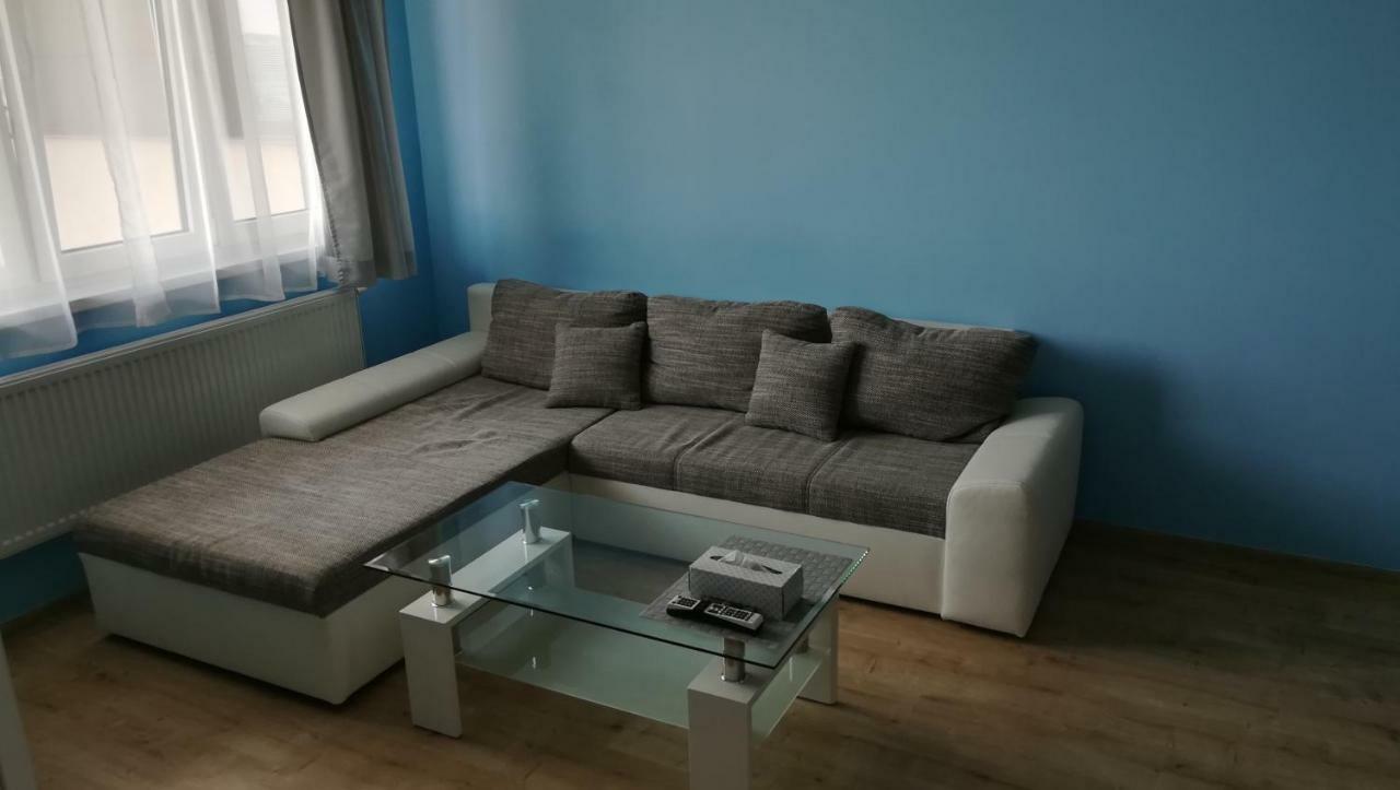 Big Apartment Rezidence Eliska Prag Exteriör bild