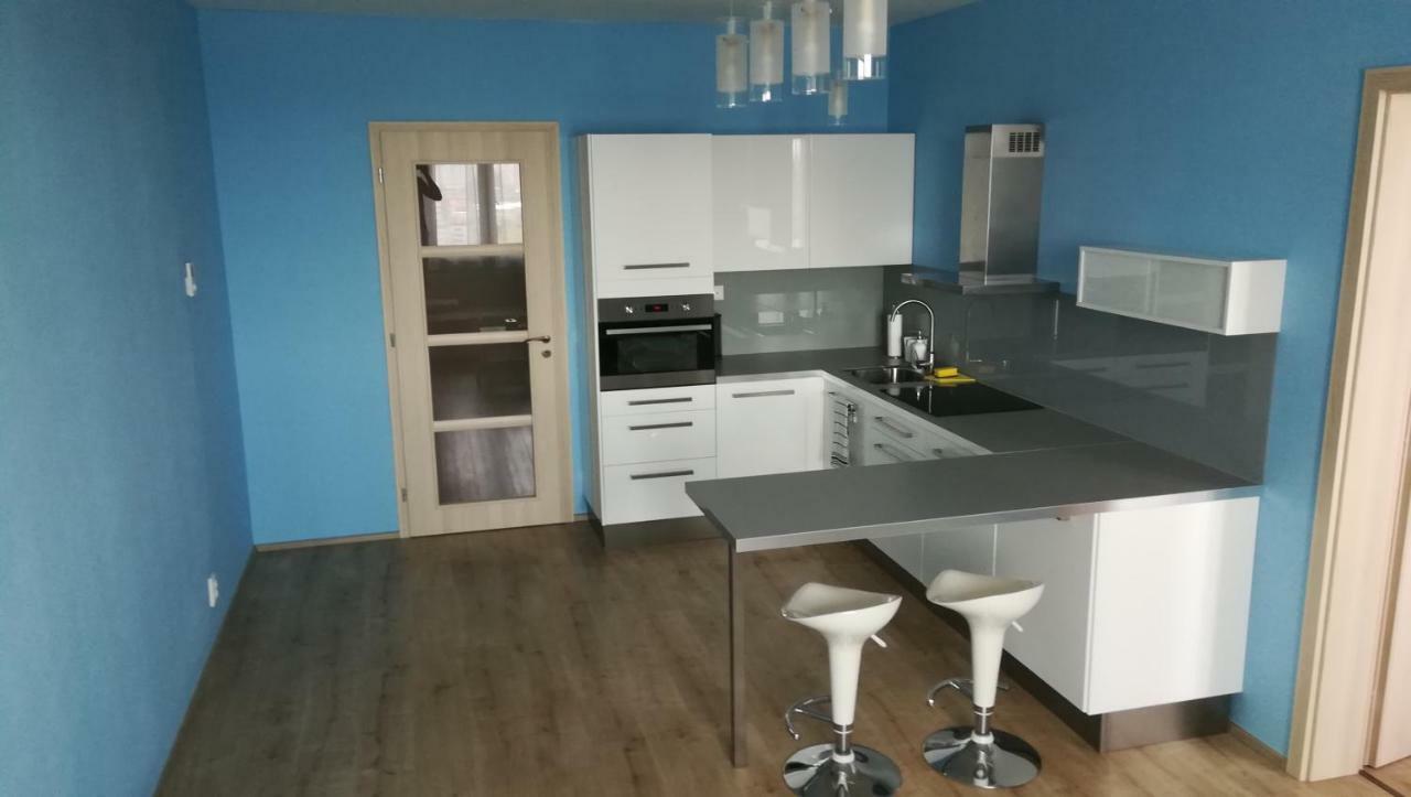 Big Apartment Rezidence Eliska Prag Exteriör bild